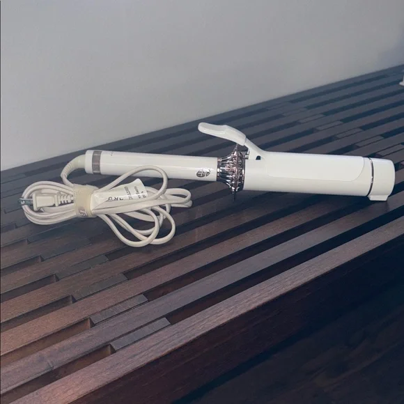T3 1.75 inch single pass curling iron - Picture 1 of 4